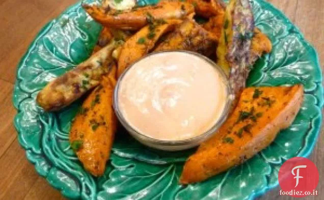 Patate dolci arrosto al forno con salsa di yogurt magro Chipotle
