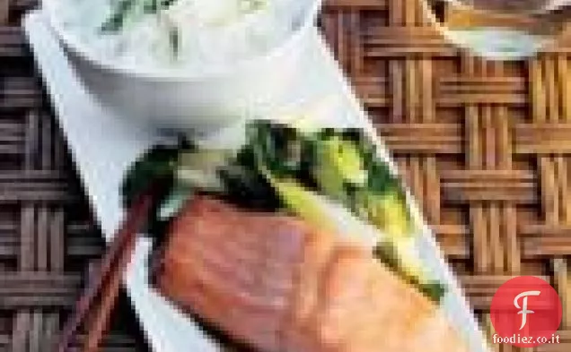 Planked Miso-salmone glassato con Bok Choy