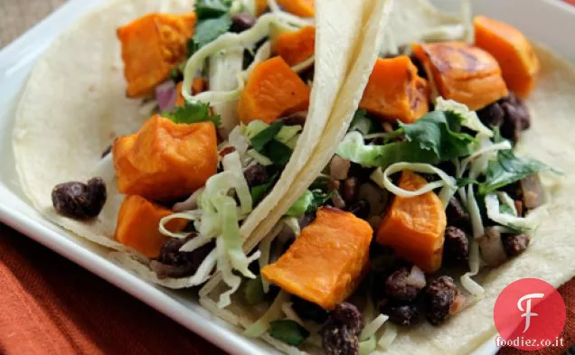 Tacos di fagioli neri e patate dolci