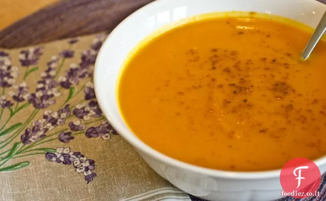 Autunno carota e zuppa di patate dolci