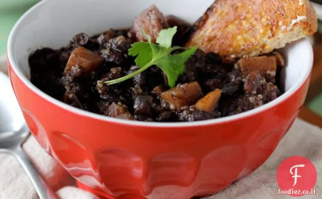 Fagioli neri, patate dolci e peperoncino Quinoa