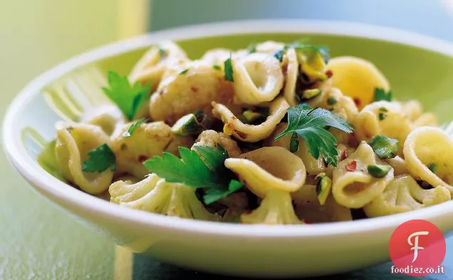 Orecchiette con Cavolfiore, Acciughe e Pistacchi