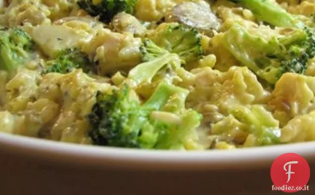 Pollo, funghi, broccoli e casseruola di riso