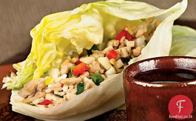 Involtini di lattuga di riso integrale di pollo asiatico