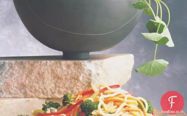 Tagliatelle Udon con broccoli e peperoni