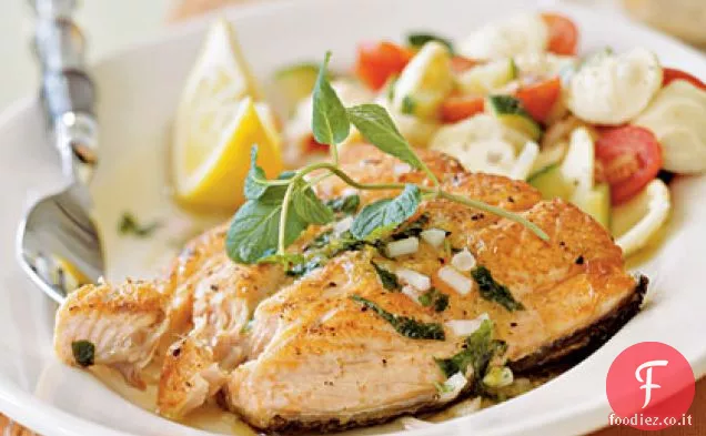 Salmone con salsa di limone e menta