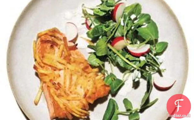 Salmone in crosta di patate con insalata di crescione Ricetta