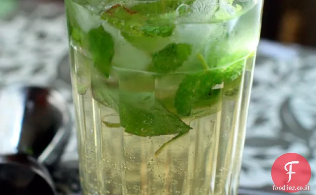 Mojito alla Menta e Basilico Tailandese