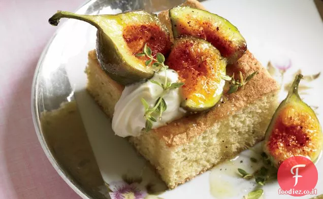 Olio d'oliva-Torta di Timo con fichi e pepe nero