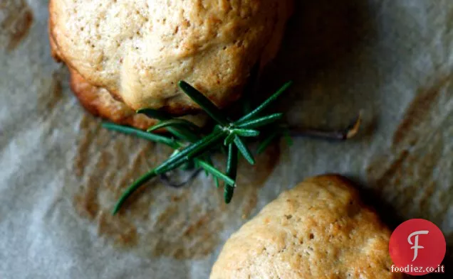 Biscotti all'olio d'oliva con Rosmarino e Vino rosso