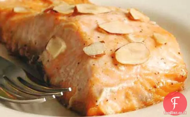 Salmone con Sciroppo d'Acero e Mandorle Tostate