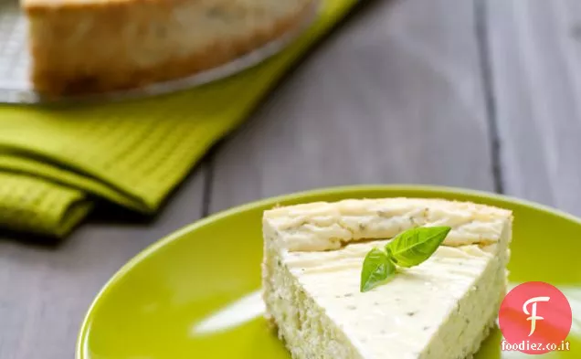 Cheesecake salato al basilico e formaggio di capra