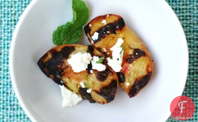 Pesche Grigliate Con Feta e Menta