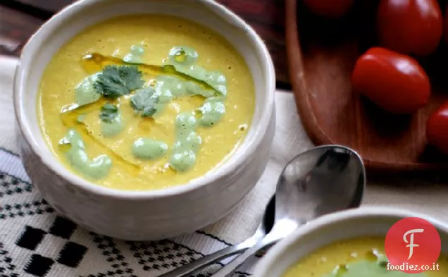 Zuppa di mais anacardio con crema di coriandolo