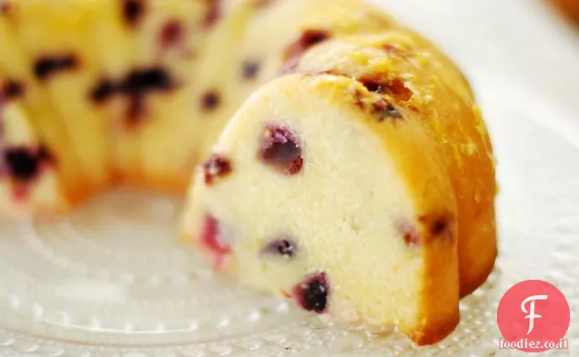 Torta di mirtilli al timo con glassa al limone