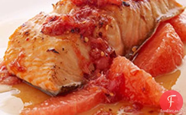 Salmone glassato con gusto piccante di pompelmo