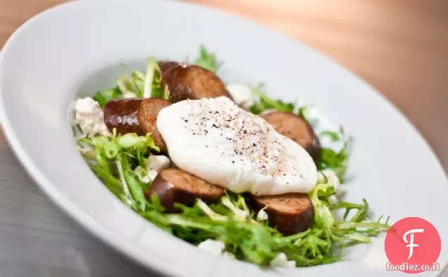 Insalata di frisée con feta e condimento alla menta