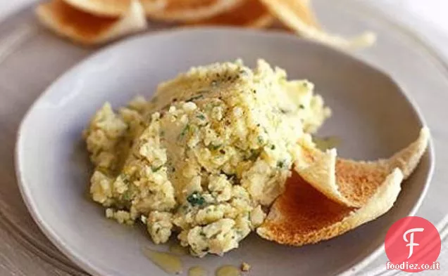 Paté di fagioli al burro, limone e erbe con pane tostato alla melba