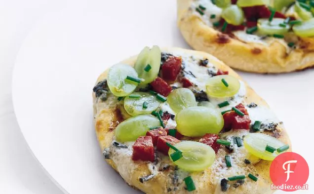 Pizza alla Griglia di Wrede con Uva e Soppressata