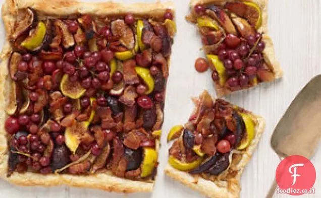 Crostata di bacon di fichi, uva e mele