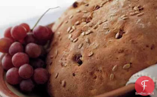 Pane di frutta e noci