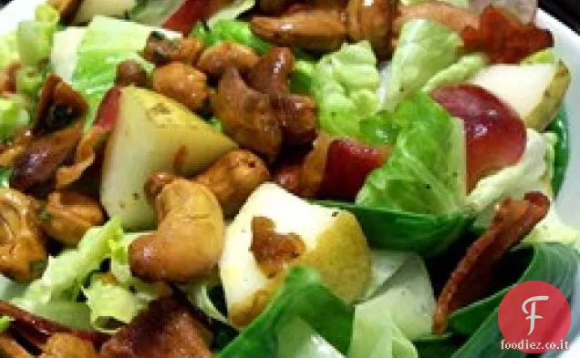 Insalata di anacardi, pere e uva al curry