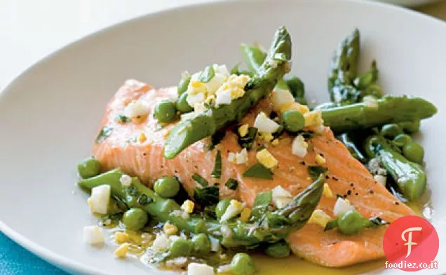 Salmone con verdure primaverili