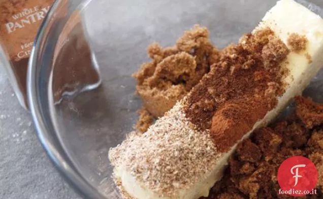 Sidro di mele imburrato caldo con rum