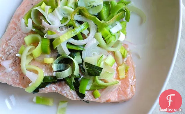 Salmone arrostito al cartoccio con Jus aromatico