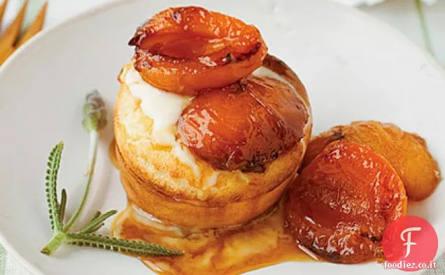 Sbuffi di albicocca alla griglia con miele Crème Fraîche