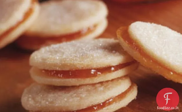 Biscotti sandwich all'albicocca