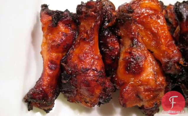 Ali di pollo Sriracha glassate all'albicocca