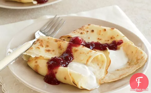 Crêpes con Yogurt dolce e salsa di Lamponi e Albicocche