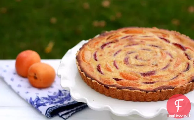 Crostata di mandorle albicocca-prugna