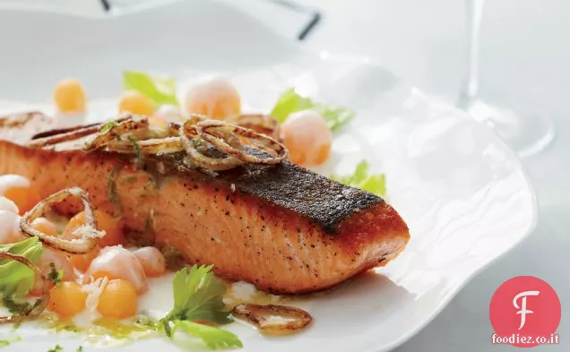 Salmone con Melone e Scalogno fritto