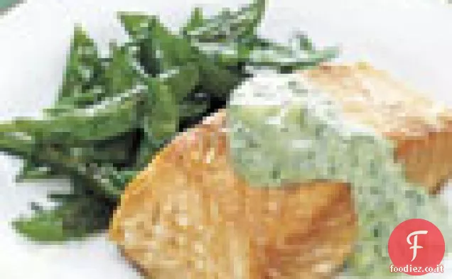 Salmone arrosto con cetriolo panna acida