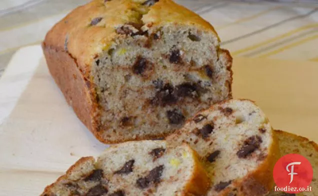 Mini pani di banana con gocce di cioccolato