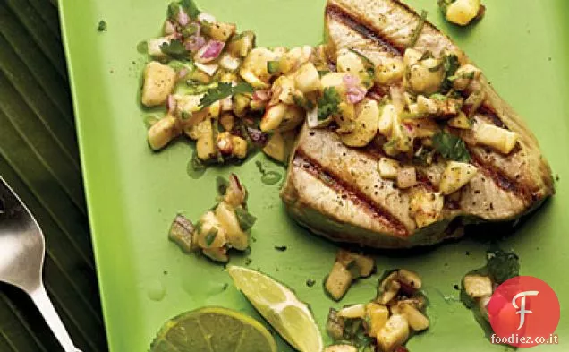 Pesce alla griglia con salsa di banana e lime