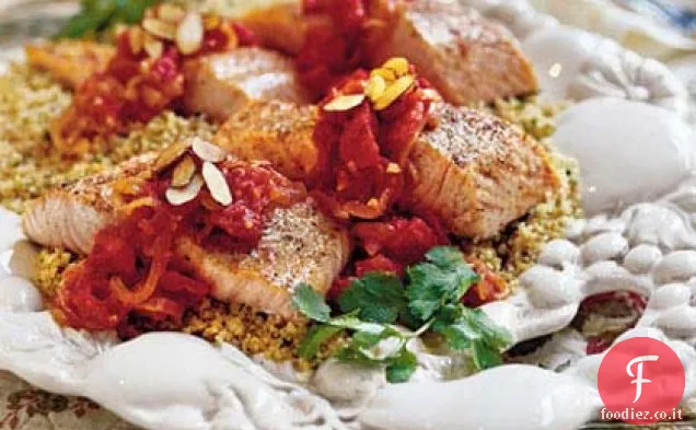 Salmone con Mandorle e salsa di pomodoro e limone