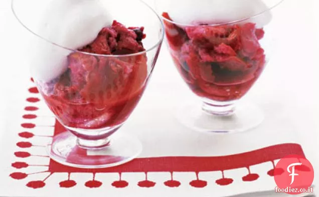 Budino di bacche e prugne estive