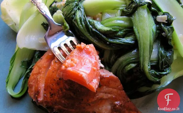 Salmone glassato all'albicocca con Bokchoy