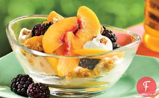 Tazze di frutta alla pesca-Mora-yogurt