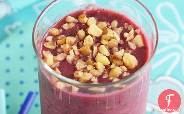 Frullato di mora e pesca con noci