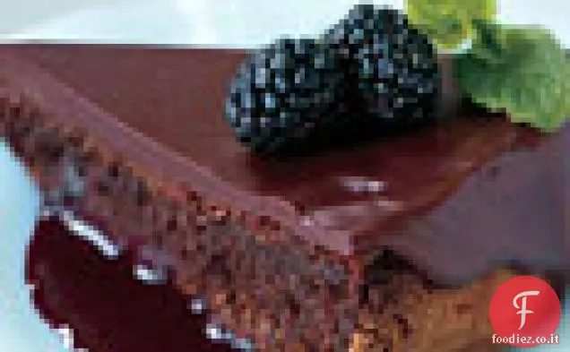 Torta al cioccolato fondente con Coulis di more a spillo