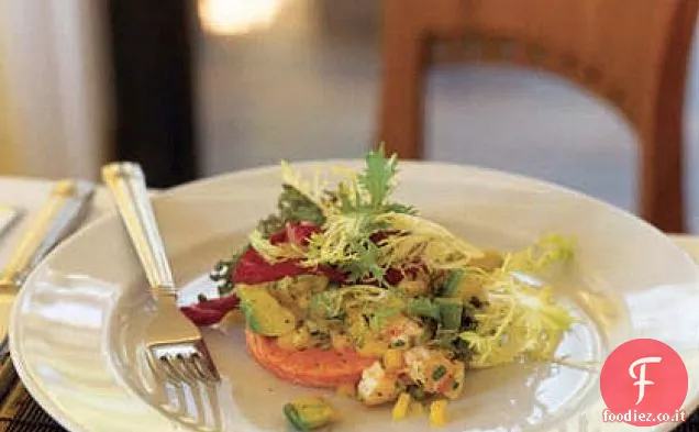 Salmone scottato con avocado, gamberetti e salsa di mango