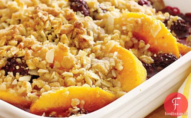 Crumble di pesche e more