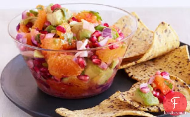 Salsa di arancia rossa e avocado con semi di melograno