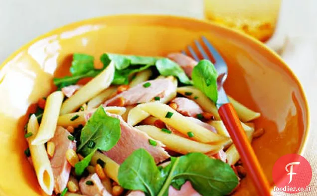 Penne con Salmone, Rucola ed Erba Cipollina