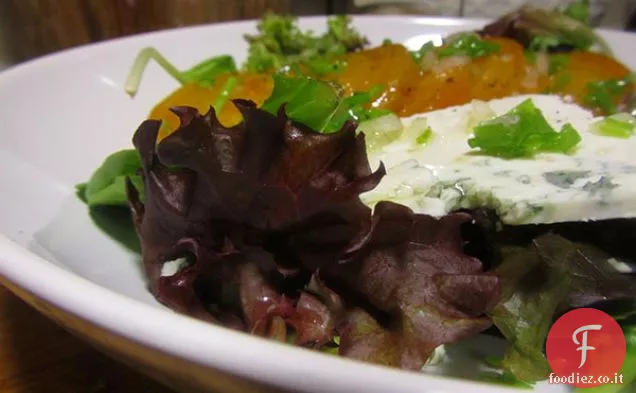 Arrosto di barbabietola dorata e insalata di formaggio di capra blu