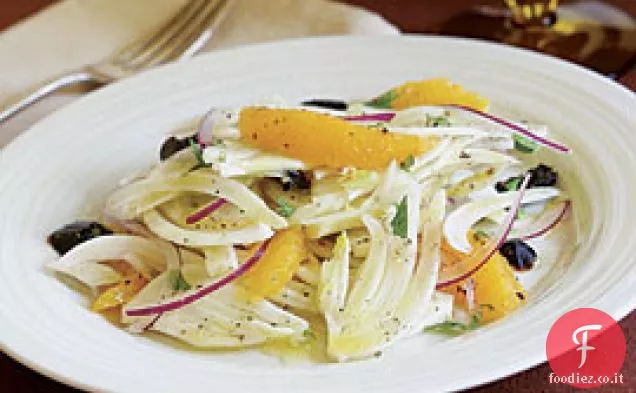 Insalata di finocchio e arancia con cipolla rossa e olive